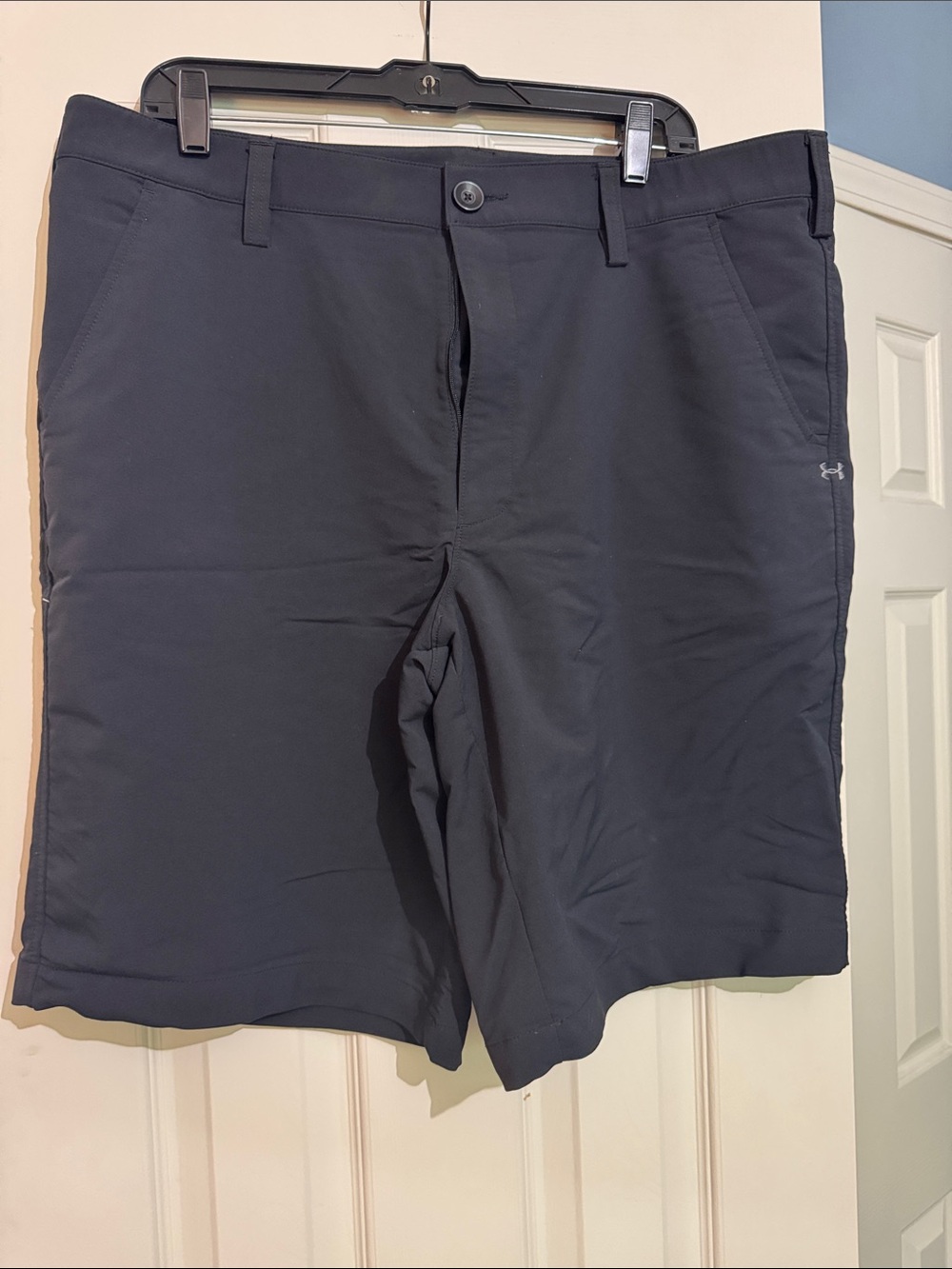 Under Armour Men's Black Flat-Front Performance Golf Shorts